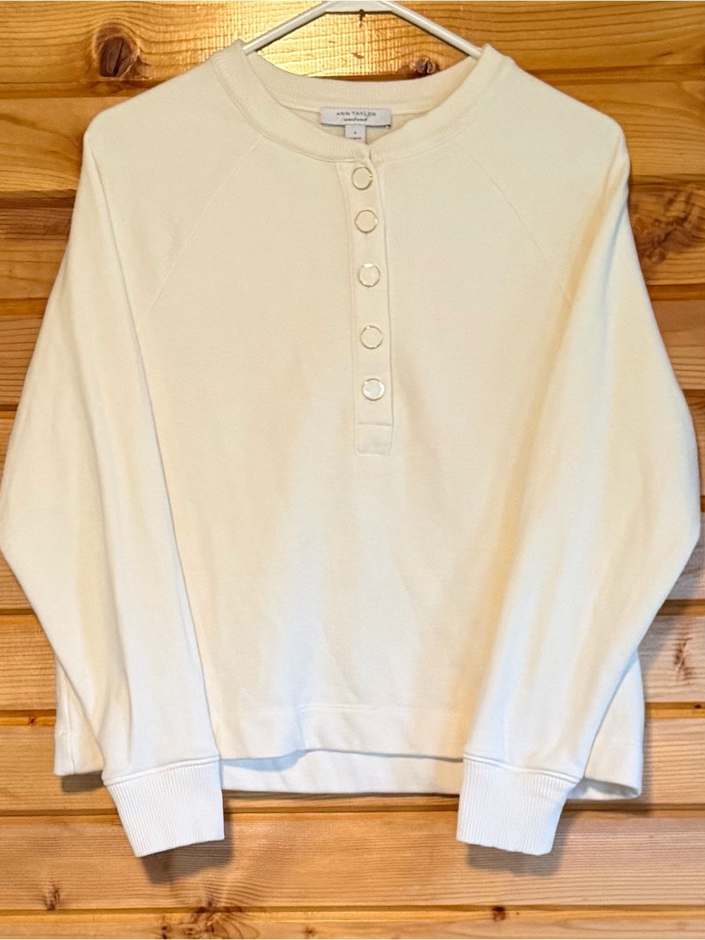 Ann Taylor Weekend Ivory Button Crewneck Sweatshirt Size Small